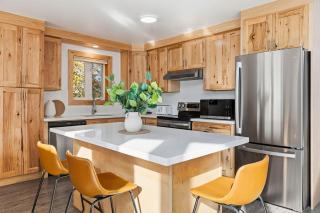 The Cedarwood House w Hot Tub, by Property Valet - 3