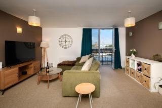 Marina-View Flat near Cardiff Penarth - Pass the Keys - 4