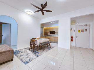 Adelia Residence 4 - 7