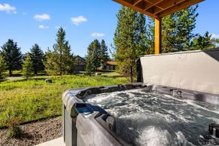 Big Sky Sanctuary -Mountain Views & Deck & Trail Access - 7