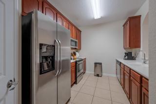 IS2-110 - 3BR condo sleeps 8 near universal - 3