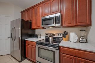 IS2-110 - 3BR condo sleeps 8 near universal - 2