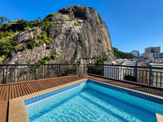 Copacabana - 5 Min da Praia - Flat com Piscina - Vaga Grátis com Manobrista - Metrô 2 Min - 4