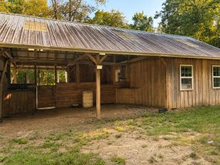 Barn Apartment with Peaceful Views just west of Little Rock - 5