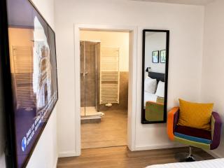 Moes Hotel - 7