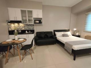 Cozy Studio at Morgan Suites McKinley Hill, BGC - 4