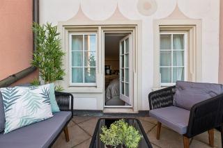 TheJewelleryBoxOldTownGemWithWaterViewBalcony - 8