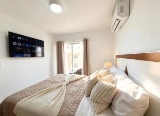 Elegant Beachy 1-Bedroom Vacation Apartment - 4