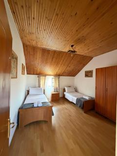Guesthouse Hoxholli - 5