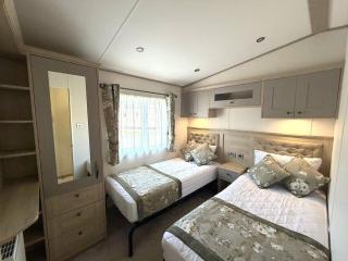Deer View Escape - 8 Berth Retreat - Malvern View Holiday Park - 5