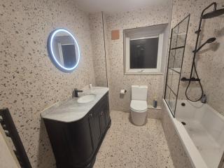 Comfortable room close to tramline - 5