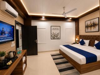 Hotel Bellarose Near Delhi Airport - Free Airport Pickup & Drop Complentary Breakfast - 5