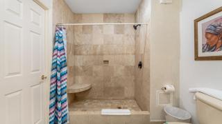 Feeling tip' Sea In Paradise Bright Oceanfront Condo - 9