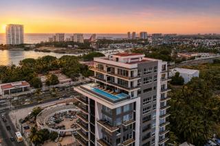Ocean-view condo in Puerto Vallarta with rooftop pool, fitness room, and balcony - 6