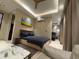 Premium 2 RK Apartment for Families & Friends - 9