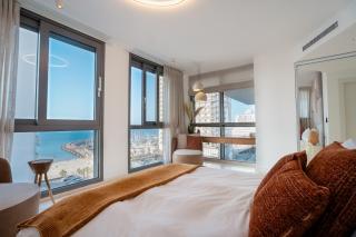 Beachfront luxury penthouse 5BR & private pool - 8