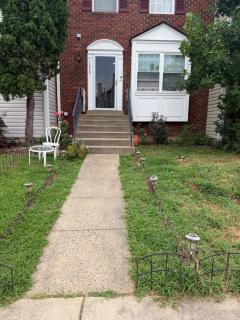 Comfortable & Private 2 bedrooms in a town home - 1