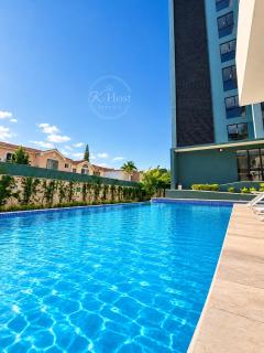 Estudio con piscina y vista al volcán de San Salvador - 9