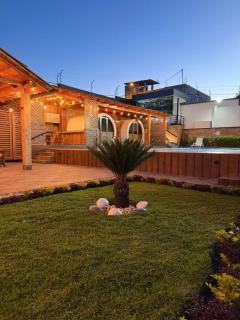 Eugenia Garden Suites, Villa de Lujo 7 Suites, 14 Personas, Piscina, Cancha de Fútbol, Cerca al Aeropuerto de Quito - 9