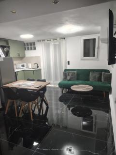 Luxury Apartment By GM - 4