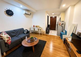 Your Cozy Home Away From Home Steps to BTS & Mall w Netflix - 9