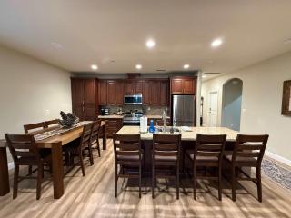 Silver Pines Modern Retreat-3BR New Build - 8