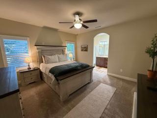 Silver Pines Modern Retreat-3BR New Build - 3