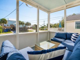 220 W Ashley - Corner Cottage - Central Location - 9
