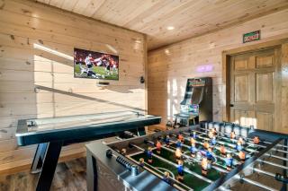 Summer Special, Sleeps 20, Theater, HotTub, Game, Pet Friendly - 8