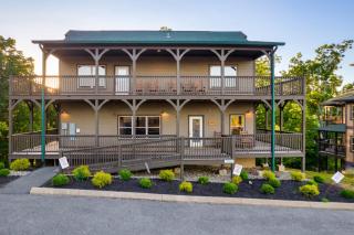 Summer Special, Sleeps 20, Theater, HotTub, Game, Pet Friendly - 2