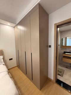 Modern 1BR Kileleshwa Retreat WiFi Pool Gym - 8