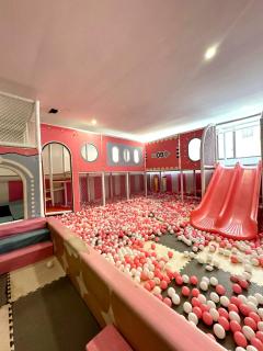 Modern 1BR Kileleshwa Retreat WiFi Pool Gym - 5