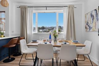 Luxury Coastal Retreat Sleeps 8 with Parking - 1