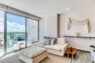 Ocean view condo luxury pool rooftop access - 0