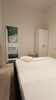 Near Airport Cozy Stay Studio - 2 - 5