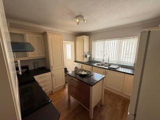 3-Bed Townhouse Mins to NEC & BHX Airport - 3