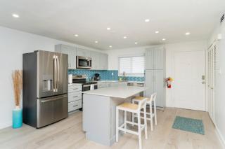 7Mile Family Resort 2b 2ba Condo - 7