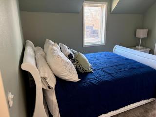 Bed & Breakfast • King Bed + Game Room + Fire Pit - 0