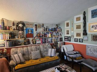 Spacious 3-bedroom, 2-bathroom home in DT yellowknife heated hot water all facilities - 2