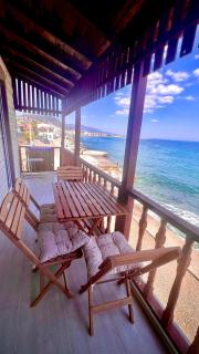 Seafront Holiday Home in Canakkale, Küçükkuyu - 9