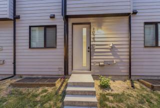 Bright & Cozy 1BR | Your Home Away From Home - 8