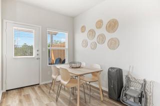 HUGE Triplex 9Br75Ba Near Sea World Sleeps 24! - 1