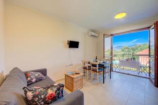 Cottage del Lago: Lake Maggiore Villa with Shared Pool - Happy Rentals - 7
