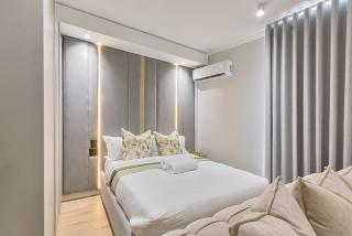 Private City Retreat, Ellipse Waterfall - 9