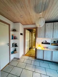 Cozy Private Forestside Stay - 8