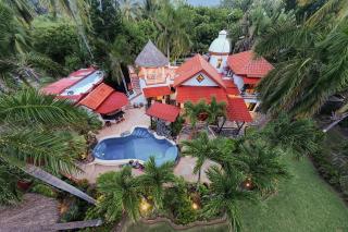Private Beachfront Villa, Pool, Jacuzzi & Meals - 3