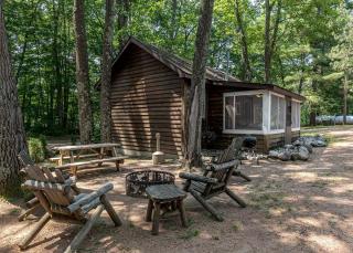 Cedarwood Cabin resort amenities Lake Beach - 0