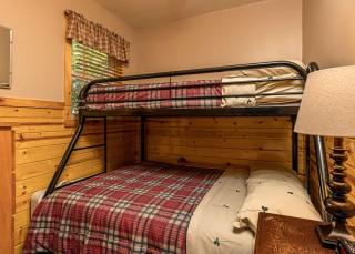 Cedarwood Cabin resort amenities Lake Beach - 4