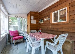 Cedarwood Cabin resort amenities Lake Beach - 2