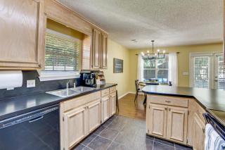 CC's Cozy Corner: Family Home w/ Yard & Gas Grill! - 1